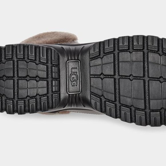 UGG Yose Fluff V2 - Picture 6 of 7